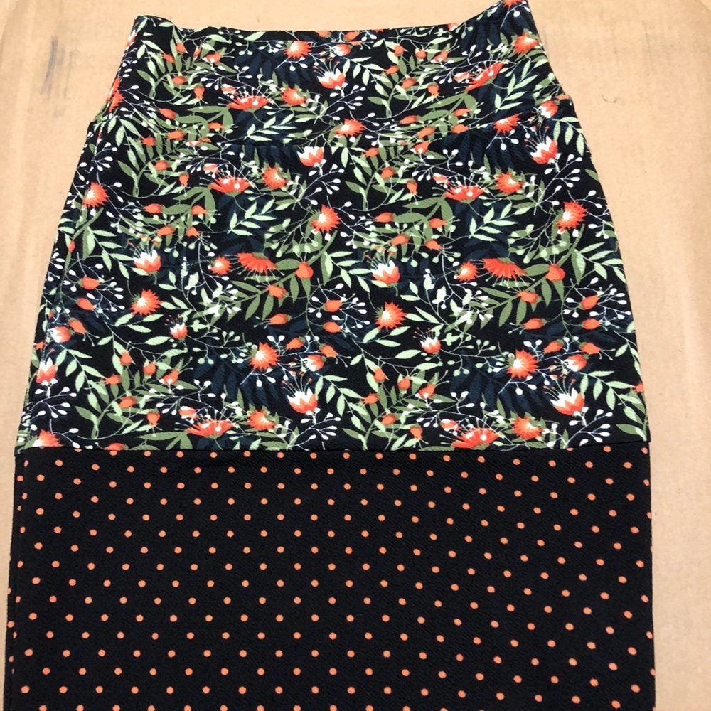 LULAROE CASSIE XS